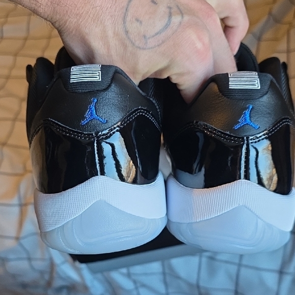 Nike Air Black and White Low-Top Sneakers main image 7